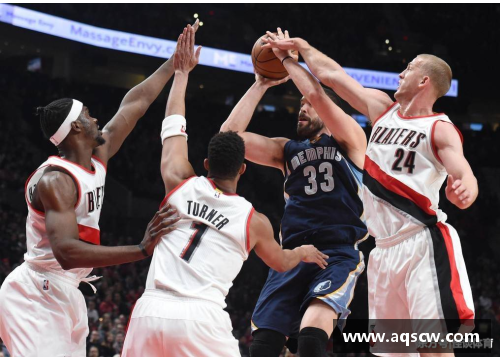 NBA常规赛激战正酣 各队争夺季后赛席位的精彩比分分析